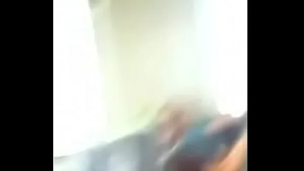 شاهد Hot lesbian pussy lick caught on bus أنبوب الطاقة