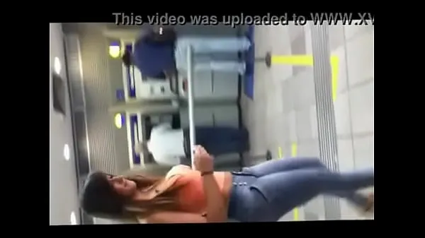 Watch Patricia Oliveira from London leaving the bank power Tube