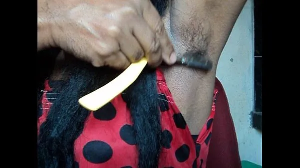Girl shaving armpits hair by straight Power Tube'u izleyin