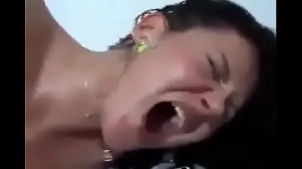 观看Indian Housewife's Pussy Fucked Hard by Indian PlayBoy's 9 inch long Cock强大的管子