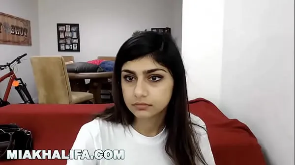 Titta på Mia Khalifa - Behind The Scenes Blooper (Can You See Me power Tube