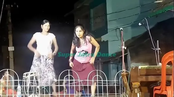 Titta på See what kind of dance is done on the stage at night !! Super Jatra recording dance !! Bangla Village ja power Tube