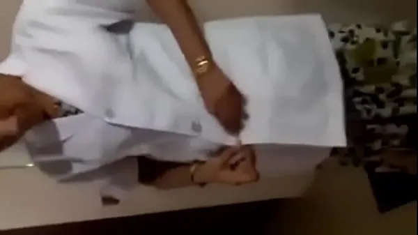 观看Tamil nurse remove cloths for patients强大的管子