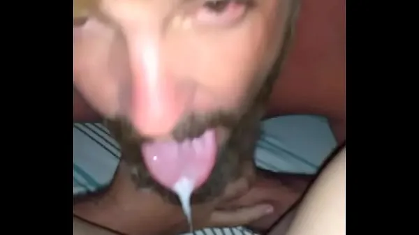 Katso Horn cleaning the bride's cumshot pussy Power Tube