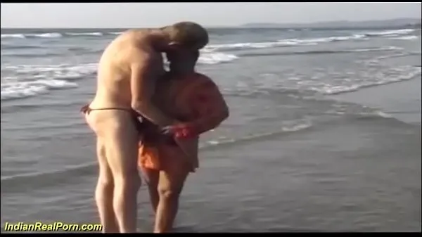 Sledujte wild indian sex fun on the beach power Tube
