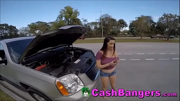 观看Teen Gives Up Her Big Tits For Money To Get Home强大的管子