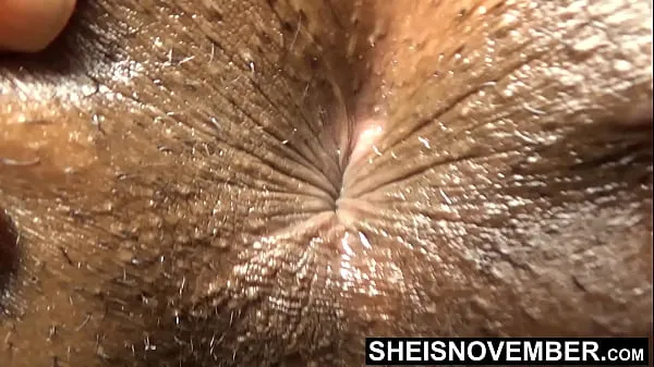 Titta på My Extremely Closeup Big Brown Booty Hole Anus Fetish, Winking My Cute Young Asshole, Arching My Back Naked, Petite Blonde Ebony Slut Sheisnovember Posing While Spreading Her Wet Pussy Apart, Laying Face Down On Sofa on Msnovember power Tube