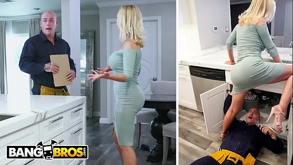 Se BANGBROS - Nikki Benz Gets Her Pipes Fixed By Plumber Derrick Pierce power Tube