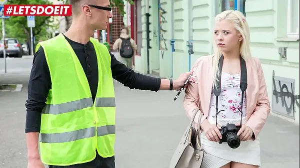 شاهد LETSDOEIT - Ukrainian Babe Anna Rey Fucks Abroad With Local Policeman أنبوب الطاقة
