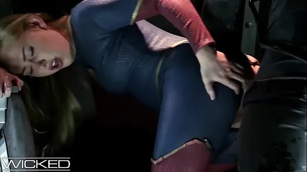 Oglejte si WickedParodies - Supergirl Seduces Braniac Into Anal Sex Power Tube
