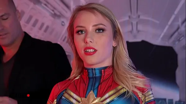 Amateur Boxxx - Dixie Lynn is a Teenage Captain Marvel Power Tube'u izleyin
