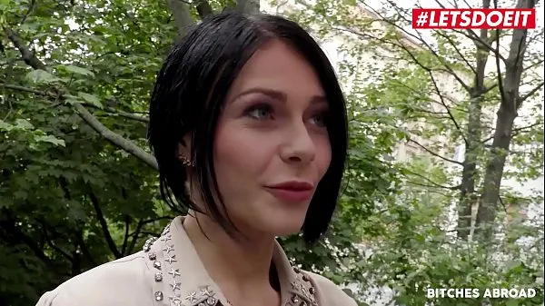 Nézze meg: LETSDOEIT - Ukrainian MILF Gabriella Rossa Has An Affair In Prague With An Old Friend Power Tube