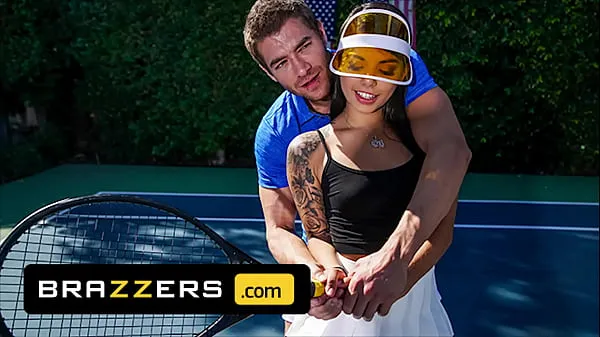 Mira Xander Corvus) Massages (Gina Valentinas) Foot To Ease Her Pain They End Up Fucking - Brazzers power tube
