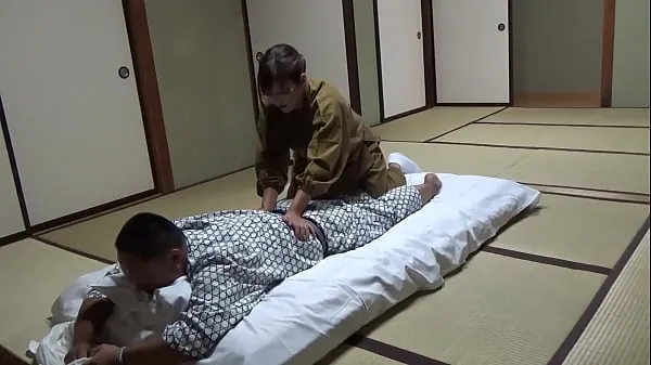 Tonton Seducing a Waitress Who Came to Lay Out a Futon at a Hot Spring Inn and Had Sex With Her! The Whole Thing Was Secretly Caught on Camera in the Room Power Tube