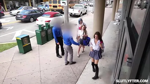 Παρακολουθήστε το Teen shoplifter satisfying the pervert officer to get free power Tube