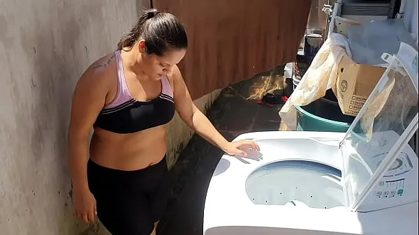 شاهد The only cleaning woman in Brazil who works naked 13 997734140 أنبوب الطاقة