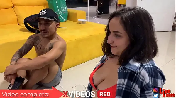 Obejrzyj orgiaaa after a joke during a party / Peeking hot blonde in the bath (complete xvideos REDlampę energetyczną
