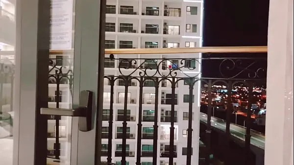 Sledujte Seojin Kwon] Masturbating naked on the balcony at the hotel across the street power Tube