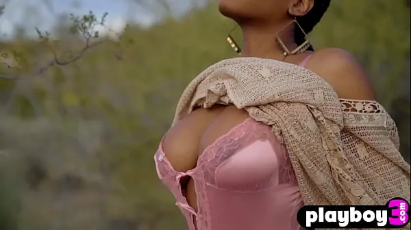 Titta på Big tits ebony teen model Nyla posing outdoor and babe exposed her stunning body power Tube