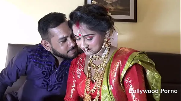 Oglejte si Newly Married Indian Girl Sudipa Hardcore Honeymoon First night sex and creampie - Hindi Audio Power Tube