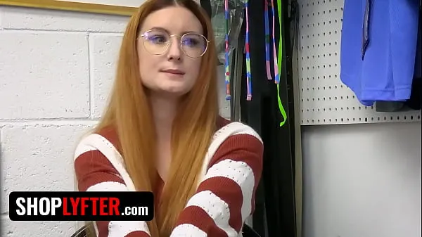 Titta på Shoplyfter - Redhead Nerd Babe Shoplifts From The Wrong Store And LP Officer Teaches Her A Lesson power Tube